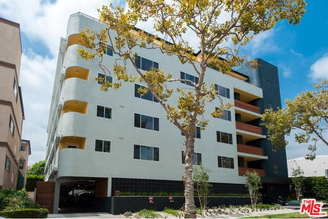 Building Photo - 131 S Maple Dr