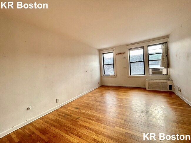 Building Photo - 153 Brighton Ave