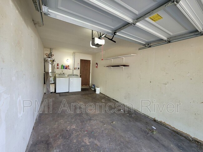 Building Photo - 1084 Clinton Rd