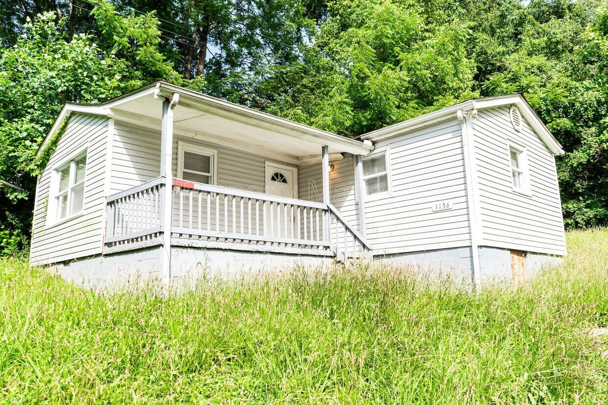 Foto principal - 1136 Valley Dr SW