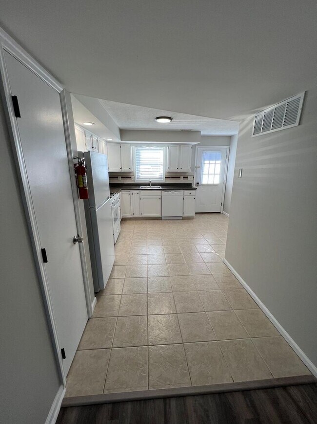 Foto del edificio - New 2 BR First Floor Condo in Wernersville, PA Available in June