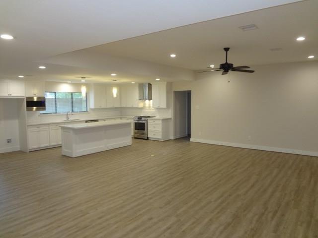 Foto del edificio - 2131 Blue Willow Dr