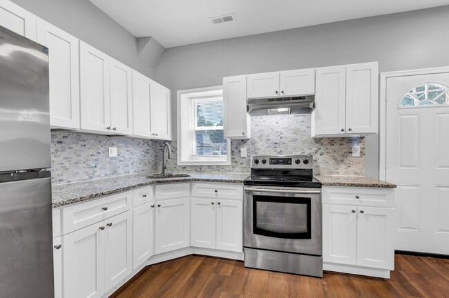 Building Photo - 2103 Chelsea Terrace