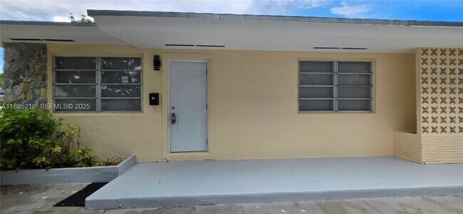 Building Photo - 21 NW 32nd Ct
