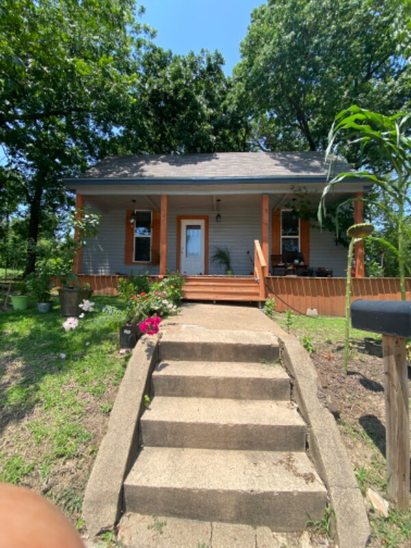 221 S Main St, Bonham, TX 75418 House Rental in Bonham, TX