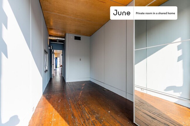 Foto del edificio - Room in Shared 6 bed/6 bath home