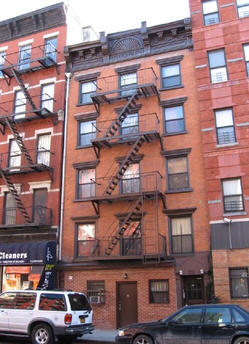 Building Photo - 165 Avenue B
