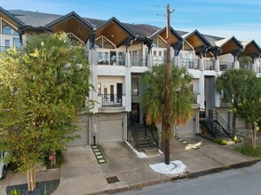 Building Photo - 1628 Van Buren St