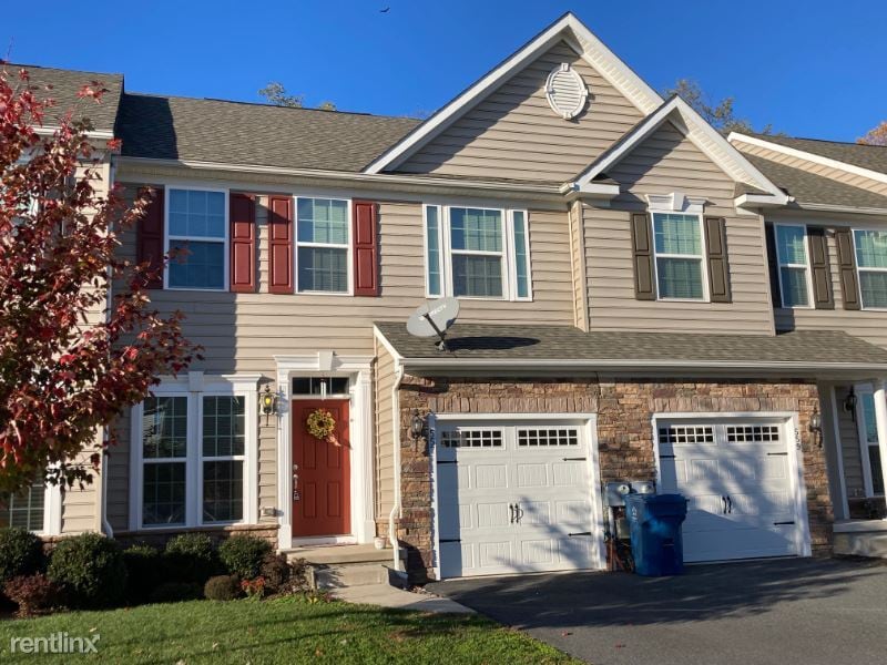 Primary Photo - 3 br, 2.5 bath Townhome - 557 Canal Dr