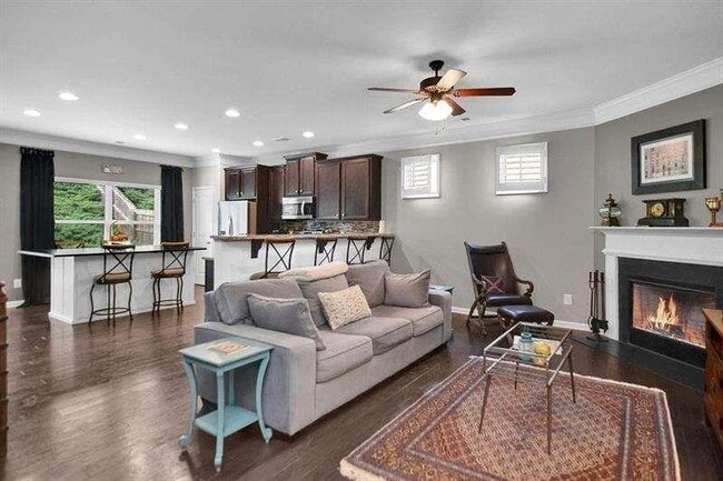 Foto del edificio - 307 Lakeside Ln