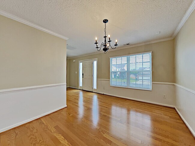 Building Photo - 8930 Hedge Maple Rd
