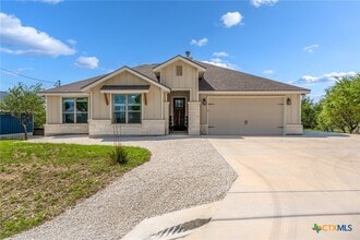 Building Photo - 876 Primrose Path