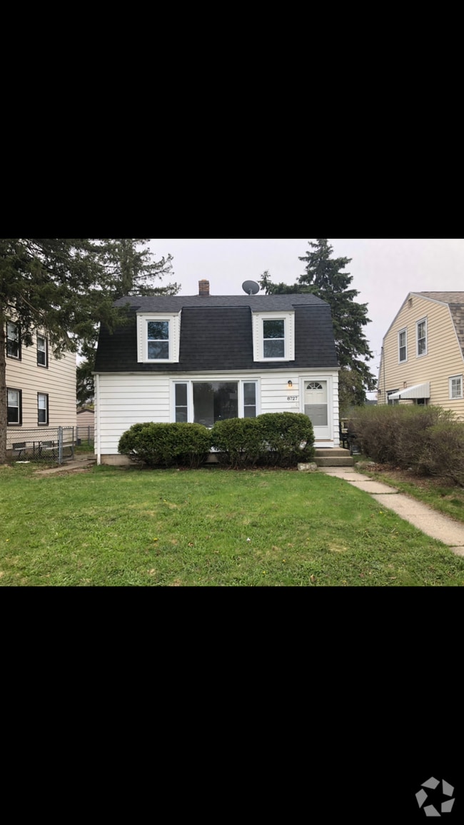 Building Photo - 8727 W Lisbon Ave