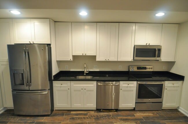 Building Photo - 722 Quebec Pl NW