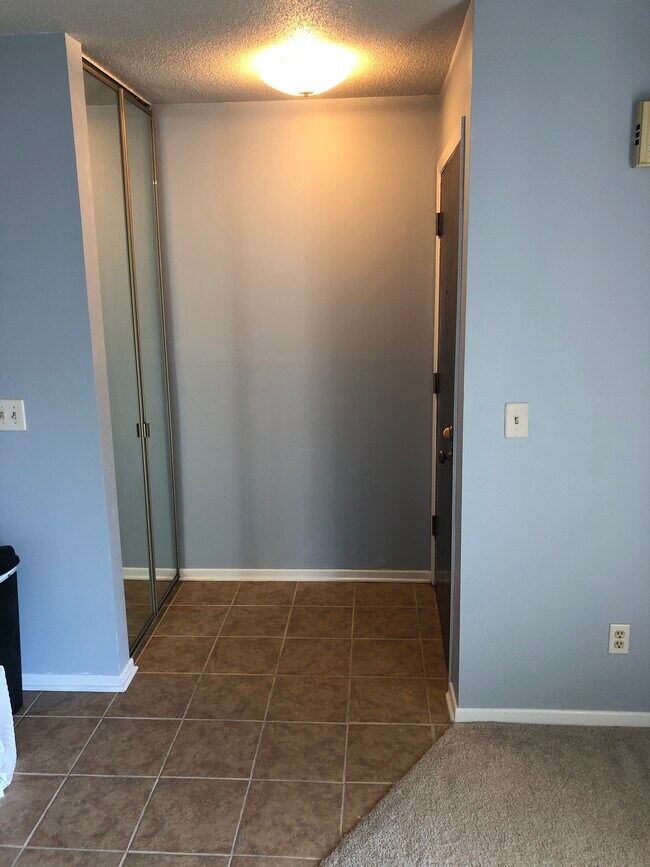 Foto del edificio - 2220 Ridge Drive #33