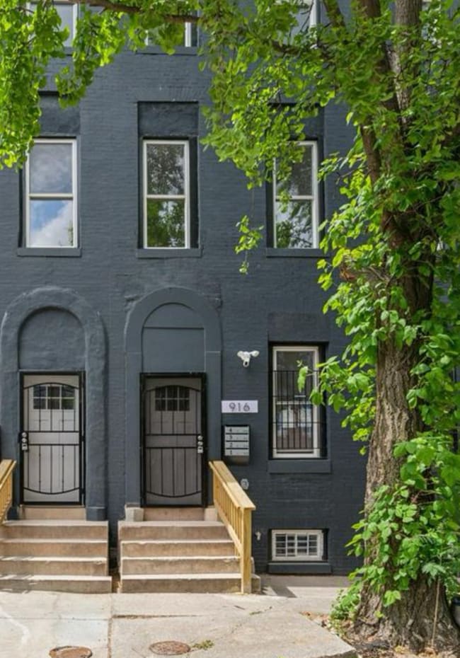 Building Photo - 916 N Arlington Ave