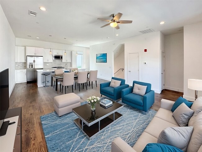 Photo - 1931 N Prairie Ave Townhome