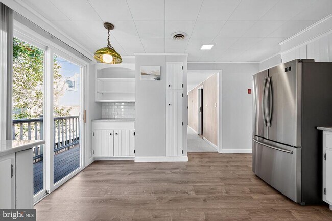 Foto del edificio - 7523 B St