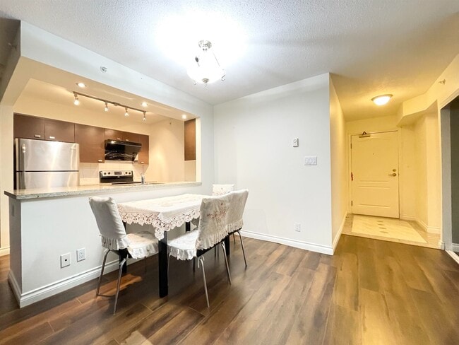 Photo du bâtiment - 6191 Buswell St