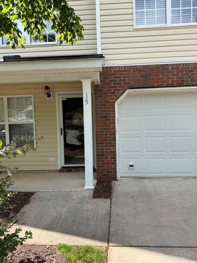 Building Photo - 15 Berrymore Ct