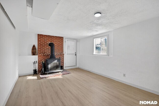 Building Photo - 2509 Royalty Ct