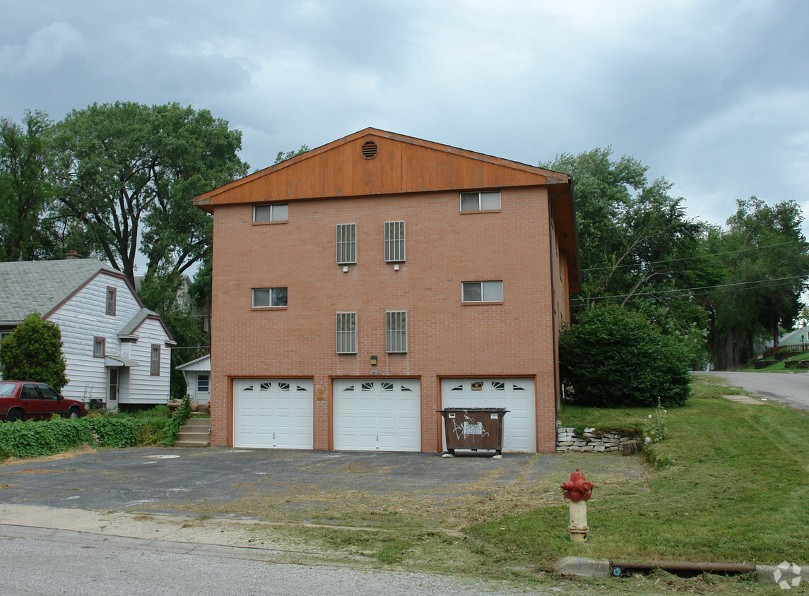 Building Photo - 4702 Wakeley St