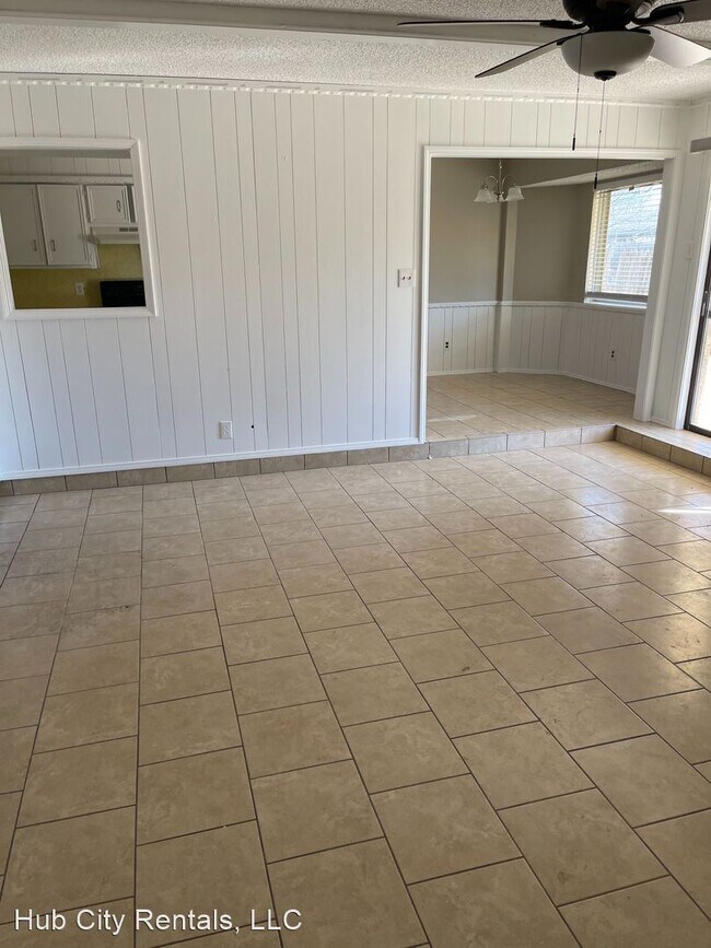 Building Photo - 3 br, 2 bath House - 5711 2nd Place