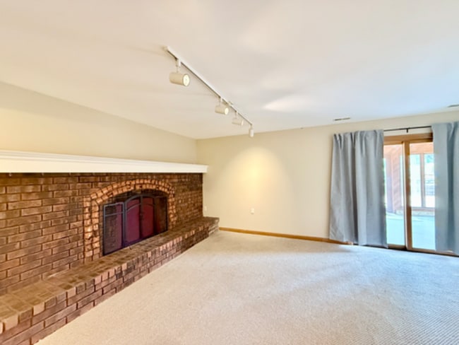 Building Photo - 301 W Mangrum Dr