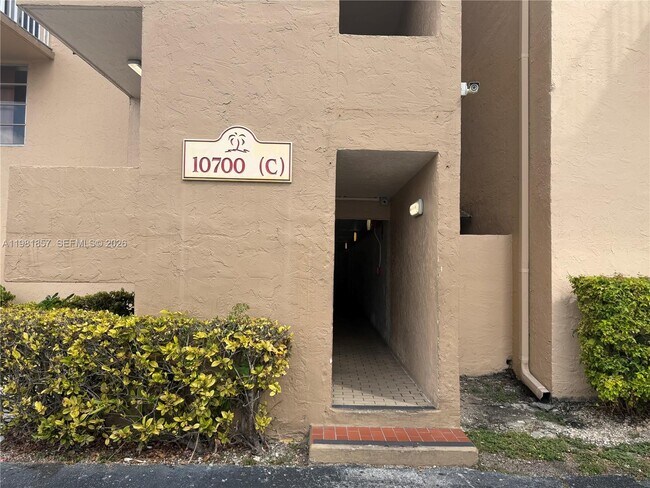 Foto del edificio - 10700 SW 108th Ave
