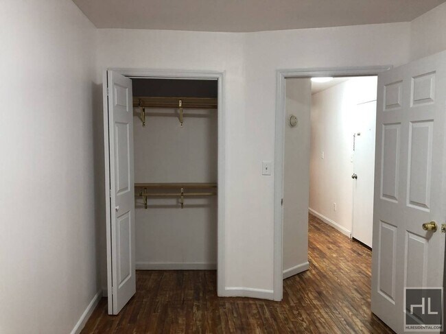 Building Photo - Amazing 3 bed 1 bath FLUSHING !!!