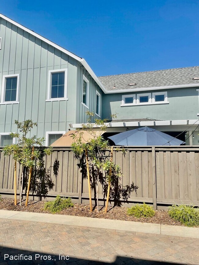Building Photo - 4 br, 3.5 bath House - 5155 Sutter Park Way