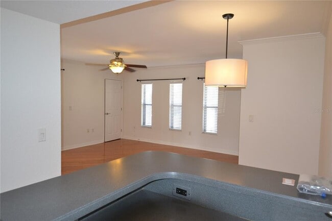 Foto del edificio - 718 Lyndhurst St