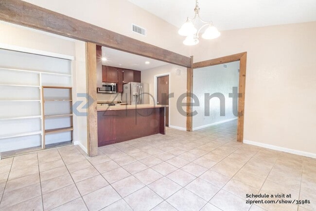 Building Photo - 10978 Hirschfeld Way