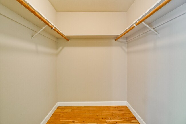 Master bedroom closet - 1453 Tyler Park Way