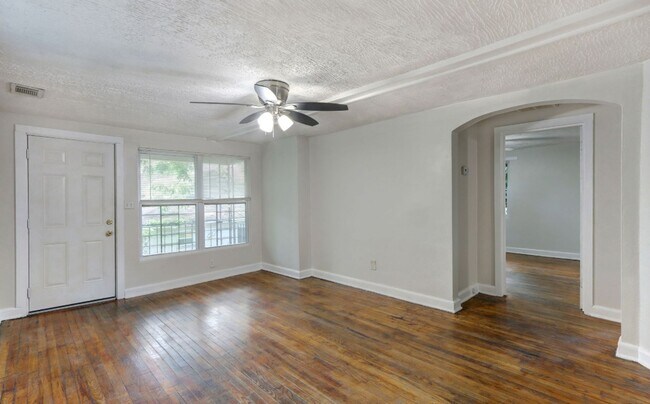 Foto del edificio - Carriage House apartment, near downtown, w...