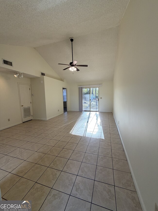 Building Photo - 444 Admiral's Walk Dr