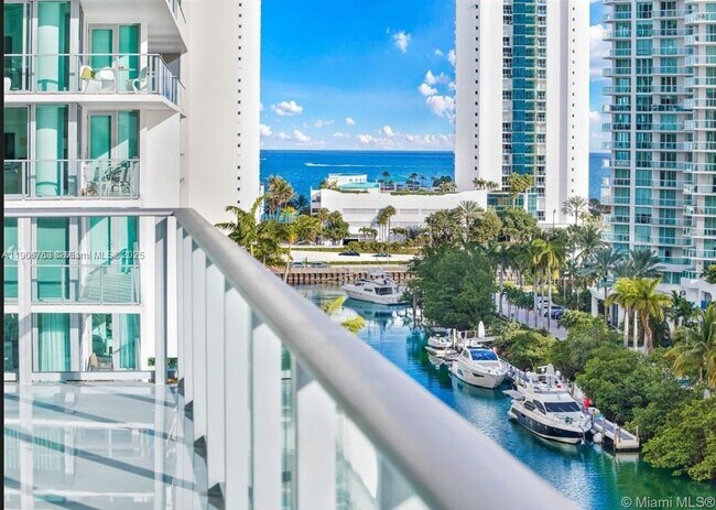 Foto del edificio - 330 Sunny Isles Blvd