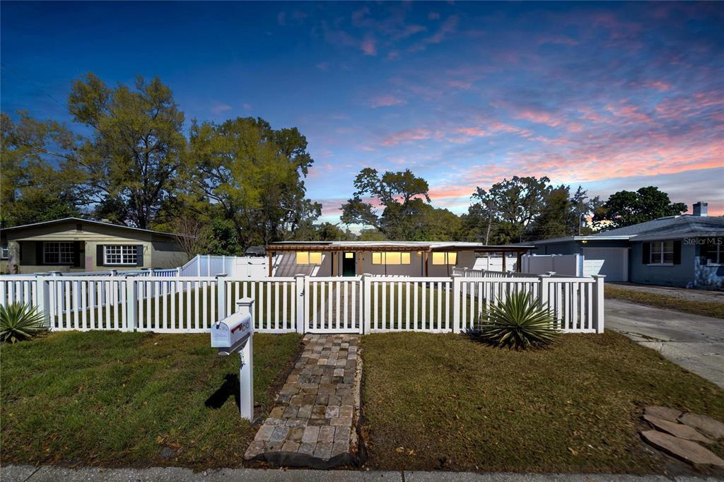 Foto principal - 1616 Huntington St