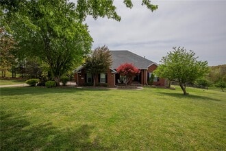 Building Photo - 14198 Rolling Hills Dr