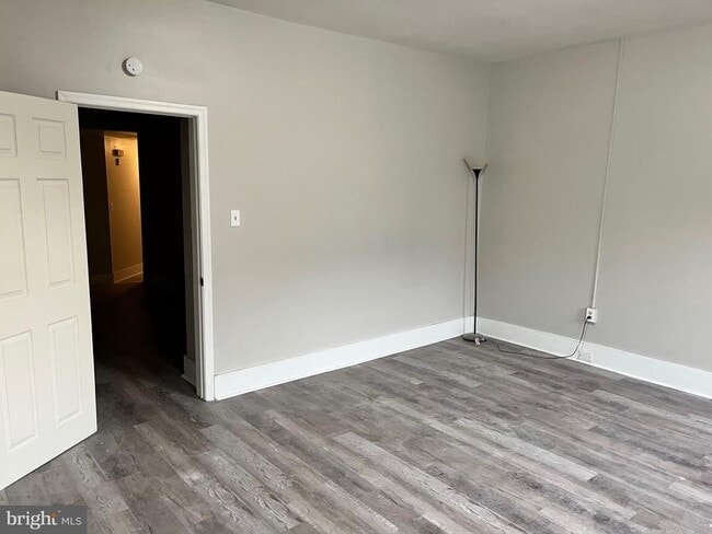 Building Photo - 706 Chain St