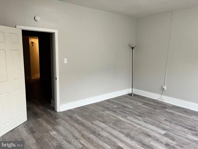 Foto del edificio - 706 Chain St