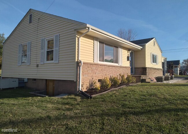 Building Photo - 3 br, 1 bath House - 815 Mullins St