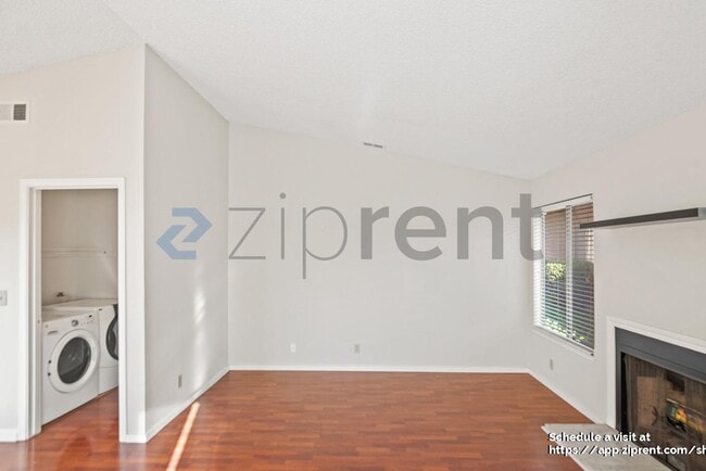 Building Photo - 1618 Seacreek Way