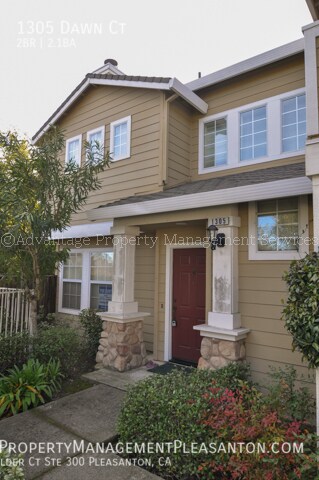 Foto principal - 1305 Dawn Ct