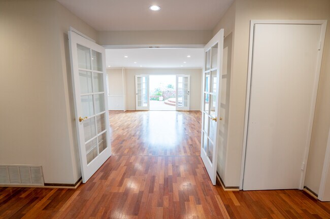 Foto del edificio - 920 Stewarton Way