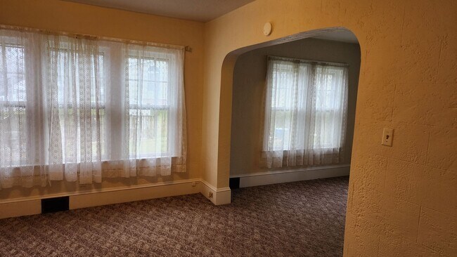 Building Photo - Upper Apartment in Bradford PA!