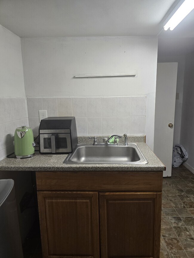 Foto del edificio - 2590 Cranston Rd
