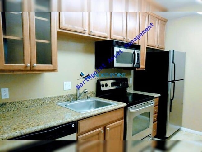 Building Photo - 536 Woodside Oaks