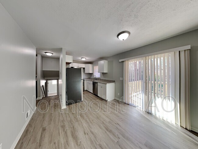 Building Photo - 6535 Sinclair Pl