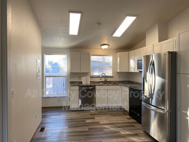 Foto del edificio - 1564 W Polk St